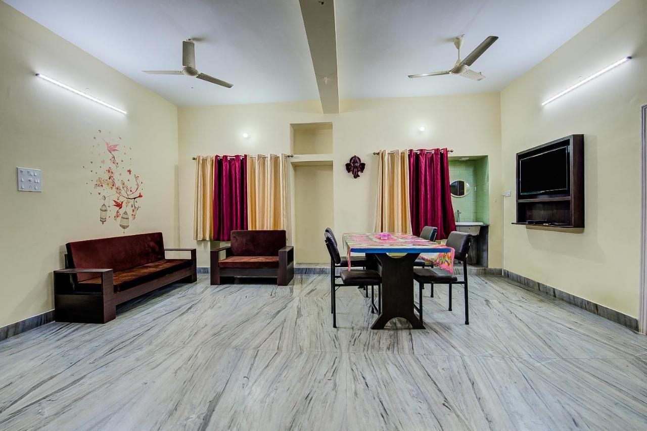 Oyo 12960 Hotel Adrija Солт-Лейк-Сити Экстерьер фото