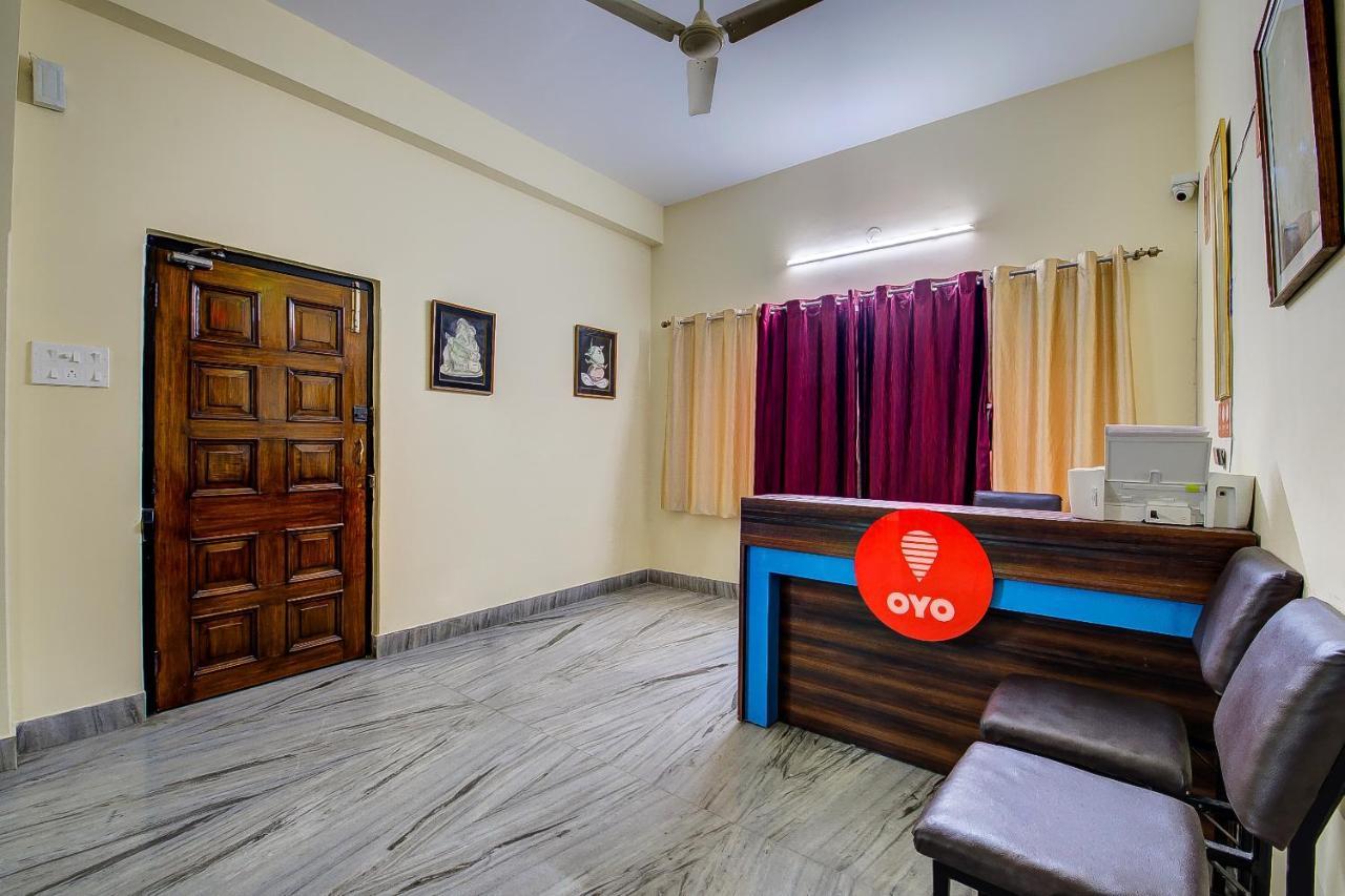 Oyo 12960 Hotel Adrija Солт-Лейк-Сити Экстерьер фото